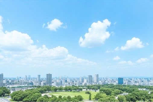 ASTRO Marketが拠点を置く街のオフィス街並み